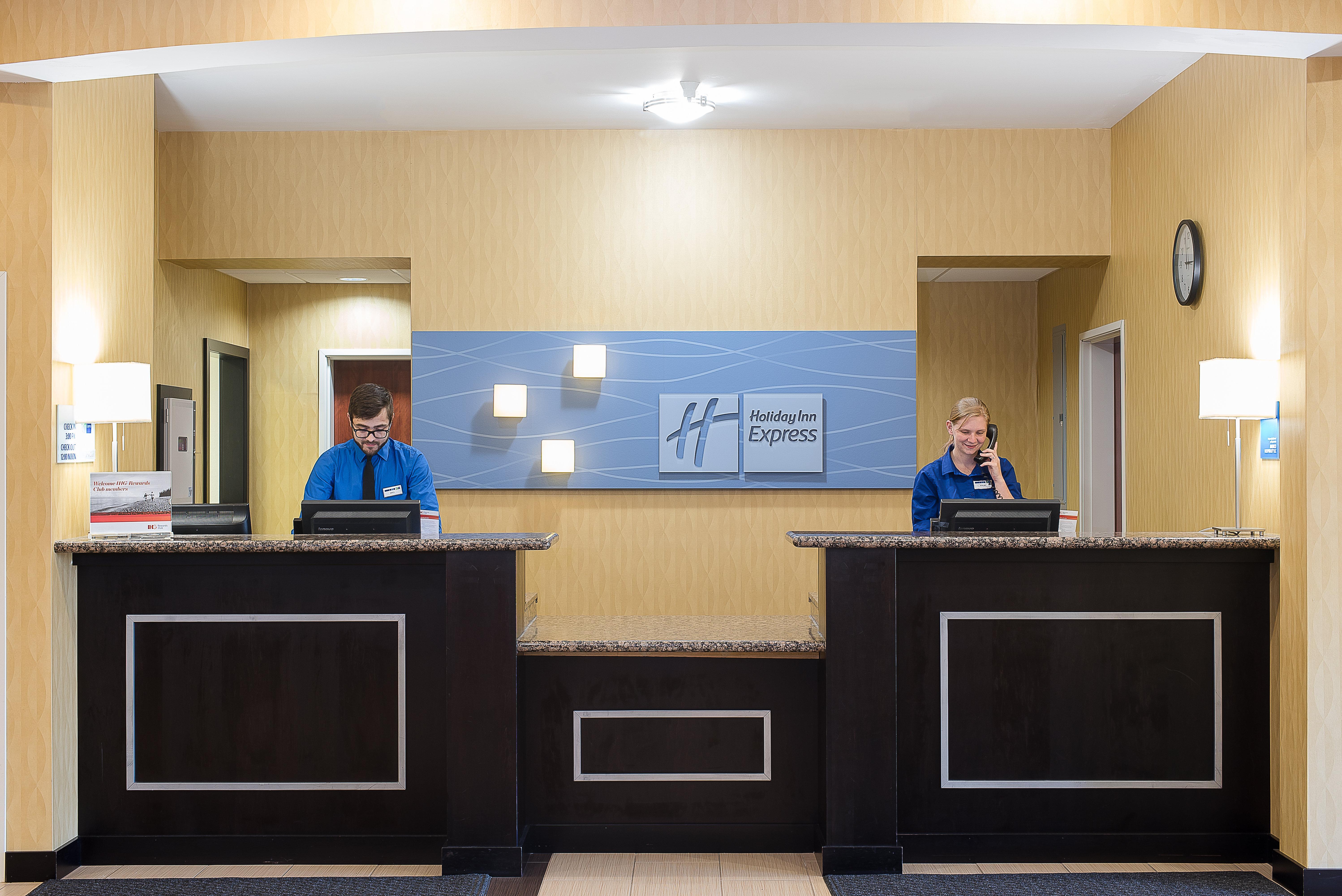Holiday Inn Express And Suites Lafayette East By Ihg Exterior foto